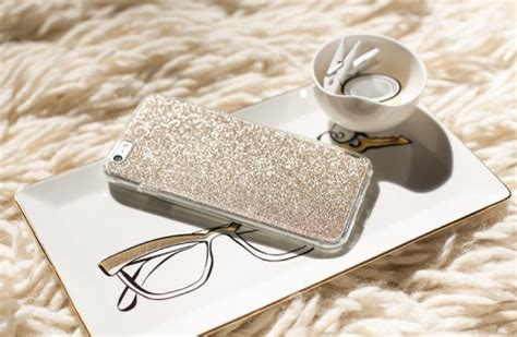 DIY Glitter Gold Phone Case In 5 Minutes - Shelterness