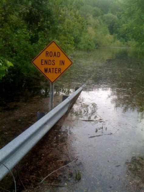 10+ Painfully Obvious Signs That Will Make You Laugh | DeMilked