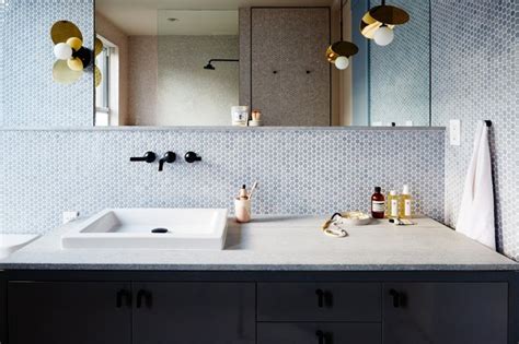 11 Blue Bathroom Backsplash Ideas That You Won't Be Able to Resist | Hunker