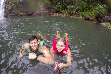 Waimea Valley & Waterfall - LAURALOHA TRAVEL