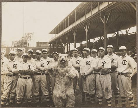 Chicago Cubs team with mascot, Chicago, Illinois, 1908 [3500 x 2763]. : r/HistoryPorn