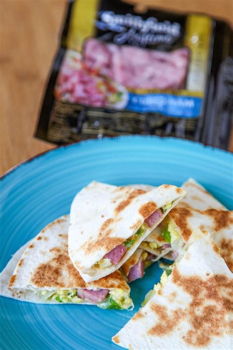 CRISPY BREAKFAST QUESADILLA RECIPE - Baking Beauty