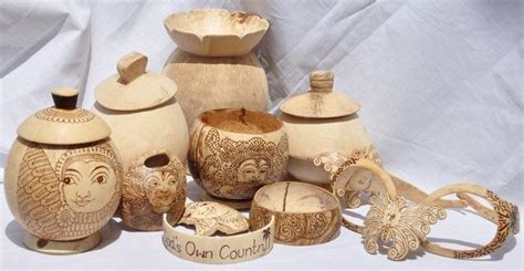 Kerala's Beautiful Eco-friendly Handicrafts | Coconut shell crafts ...
