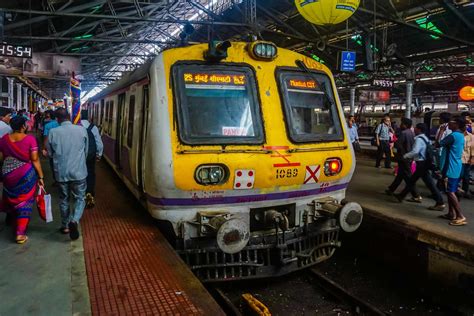 Getting Around Mumbai: Guide to Public Transportation