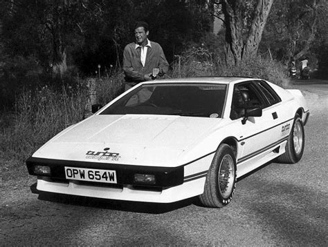 Lotus Esprit Turbo – The James Bond International Fan Club