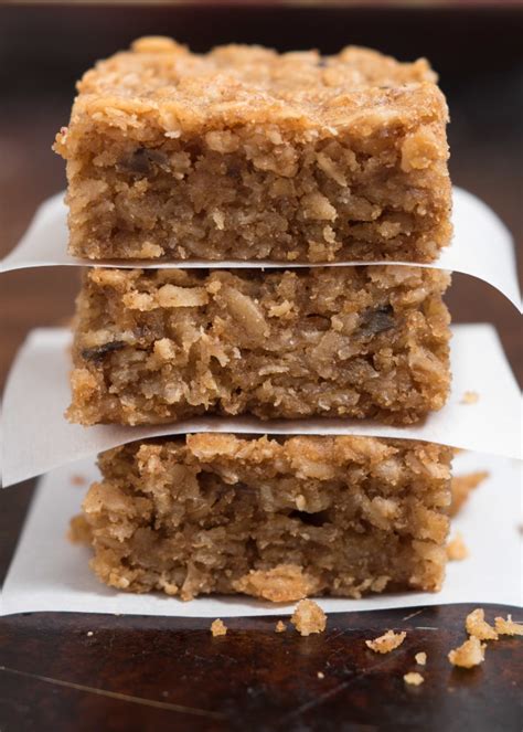 Peanut Butter Oatmeal Bars {Gluten Free} | Nutritious Eats