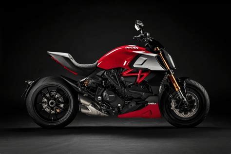 Ducati Motorcycle Royalty-Free Images, Stock Photos & Pictures | Shutterstock