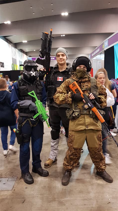 Me (Buck), Mute, and Glaz Cosplay at Oz Comic-Con Melbourne : r/Rainbow6