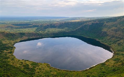 Crater Lakes in Queen Elizabeth National Park - Kenlink Tours