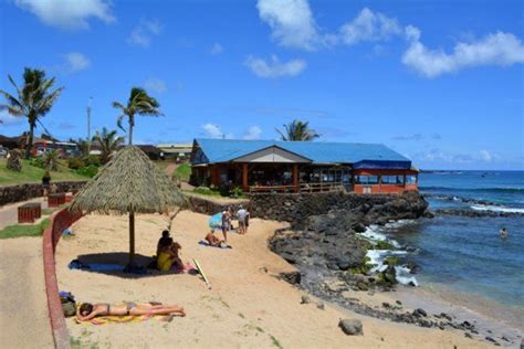 PEA BEACH - The little beach of Hanga Roa | Imagine Easter Island