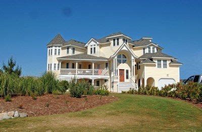 Luxury on the Outer Banks... | Luxury beach house, Luxury beach, Residential architecture