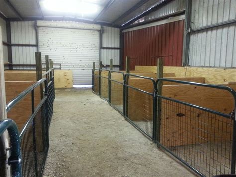 Perfect, easy barn setup. | Goat barn, Barn layout, Cattle barn