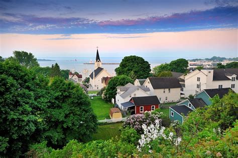 8 Top Attractions & Things to Do on Mackinac Island, MI | PlanetWare