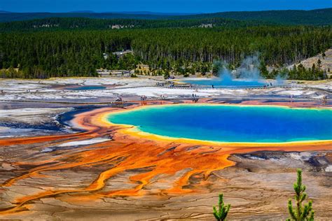 Explore Yellowstone National Park | National Geographic Society