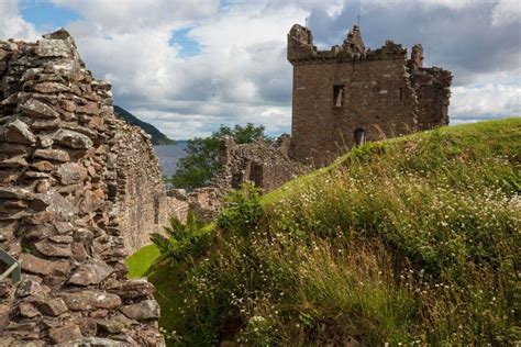 Loch Ness and Urquhart Castle...Are They Worth Visiting? – Earth Trekkers