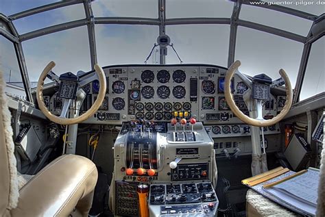 JU-52 der Deutschen Lufthansa - Cockpit Foto & Bild | luftfahrt ...