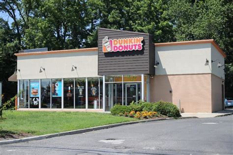 Dunkin’ to close 800 U.S. locations in 2020