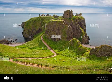 Dunnottar Castle, Stonehaven, Aberdeenshire, Scotland, United Kingdom ...