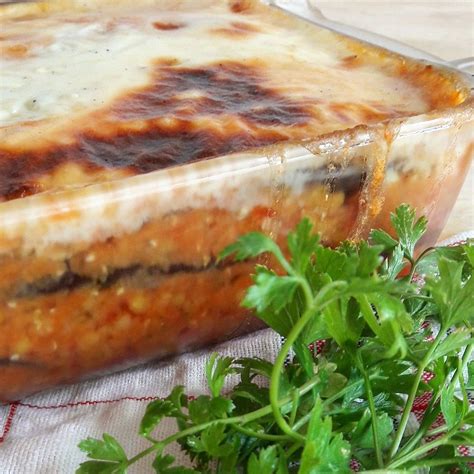 Moussaka végétarienne - Les Plaisirs Sains | Moussaka végétarienne, Recette plat mijoté ...