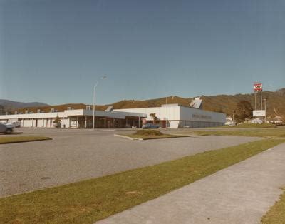 Fletcher Construction Co Ltd: 1970 Wainuiomata Mall, Lower Hutt - completed mall - The Fletcher ...