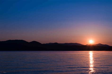 Sunrise Over Lake And Mountains Free Stock Photo - Public Domain Pictures