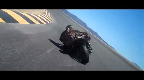 How to lean on your motorcycle. extreme lean angle - YouTube