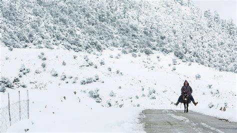 THE VIEW FROM FEZ: Winter in Morocco - -5 degrees and lots of snow!