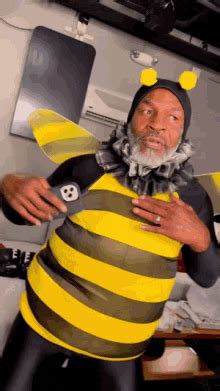 Mike Tyson Mike Tyson Bee GIF - Mike Tyson Mike Tyson Bee Black Bee - Discover & Share GIFs