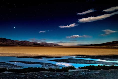 How to photograph landscapes at night by moonlight