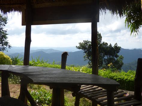 Myanmar Kalaw trekking through mountains - JFKoen.com