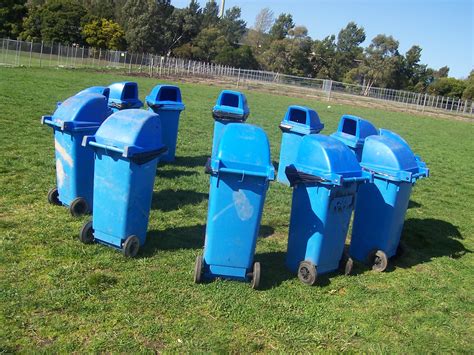 File:Blue rubbish bins in a circle.jpg - Wikimedia Commons