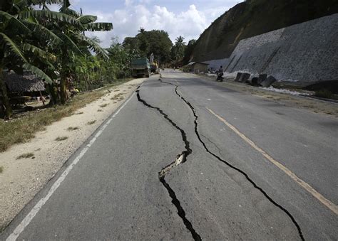 Damage to roads, bridges in Bohol, Cebu reaches P563M | Inquirer News