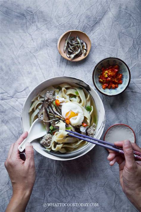 Ban Mian Minced Pork Noodle Soup (Handmade Noodle Soup)