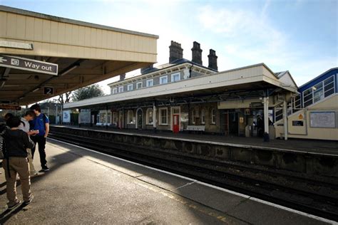 Teddington Station – listed status | A railway station… but … | Flickr