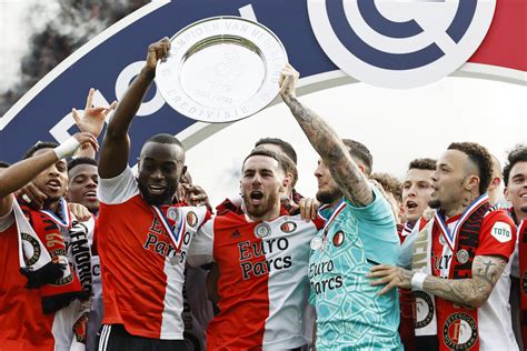 Feyenoord wrap up Eredivisie title, Groningen-Ajax abandoned - DutchNews.nl