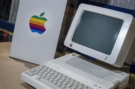 Apple IIc - Ελληνικό Μουσείο Πληροφορικής