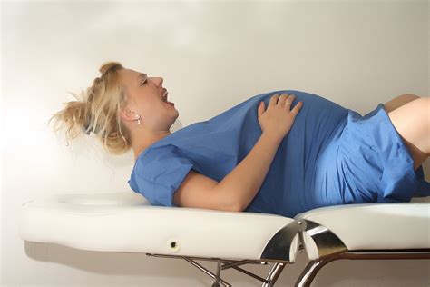 Upright Versus Lying Down Positions For Giving Birth | The Pulse