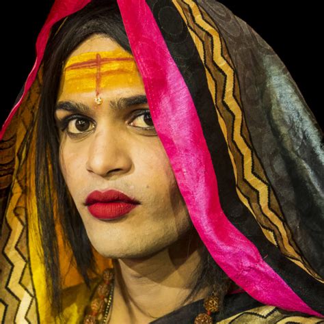 The Hijras of the Kinnar Akhara – Benoit Feron Photography