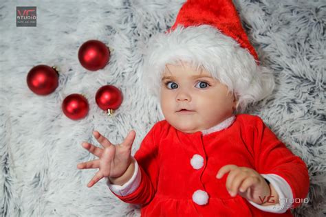 christmas baby photo shoot | Christmas baby, Baby christmas photos ...