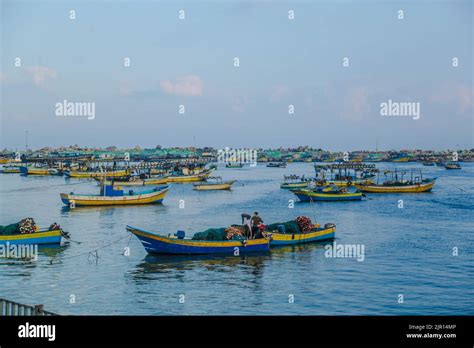 Gaza, Palestine Fishermen's boats in Gaza sea port Stock Photo - Alamy