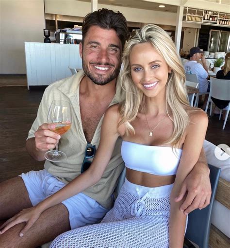 Marcus Stoinis Girlfriend- Sarah Czarnuch Age, Photos, Instagram, Profession