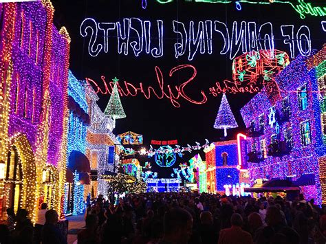 A SoCal Story: The best dancing Christmas lights ever