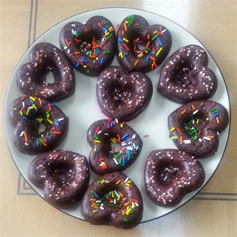 Majesty Bakes Cakes: Heart Shaped Donuts and Party Sprinkles!