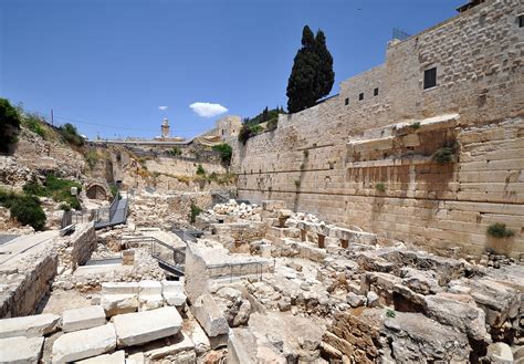 Robinson's Arch is one of the premier archaeological sites in Jerusalem.