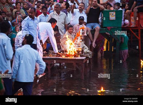 Haridwar aarti hi-res stock photography and images - Alamy