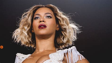 1385997313000-AP-Beyonce-Performance---Adelaide.jpg