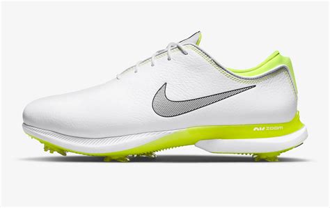 What golf shoes does Rory McIlroy wear? - GolfGETUP