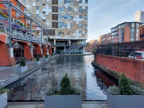 Birmingham Canal Walks: Mailbox to Bordesley Junction - NOMADIC BACKPACKER