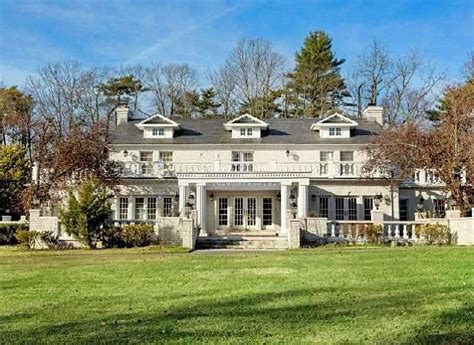 Victoria Gotti's Long Island mansion raided by police | Daily Mail Online