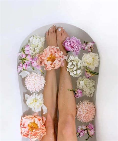 Benefits of a Paraffin Wax Pedicure - Bellacures